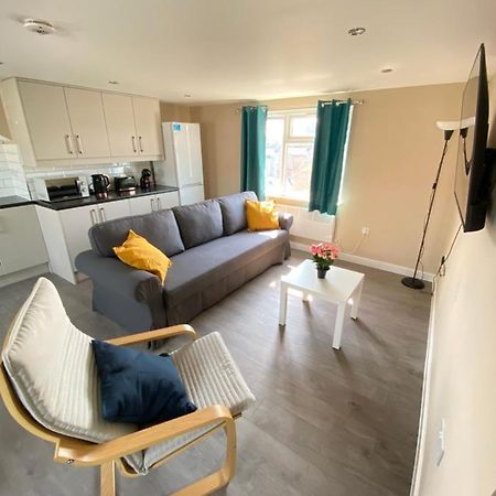 Stunning 1 Bedroom Flat In Wood Green ロンドン エクステリア 写真