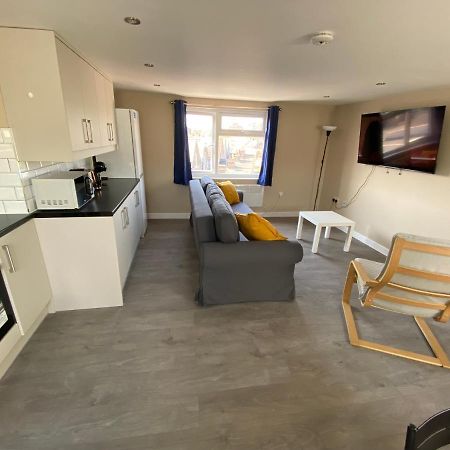 Stunning 1 Bedroom Flat In Wood Green ロンドン エクステリア 写真