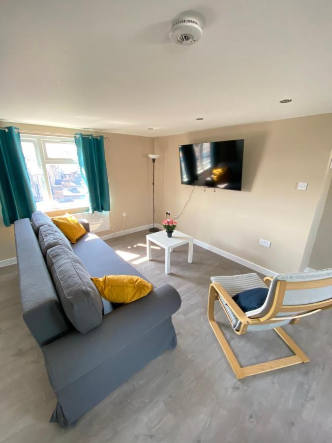 Stunning 1 Bedroom Flat In Wood Green ロンドン エクステリア 写真