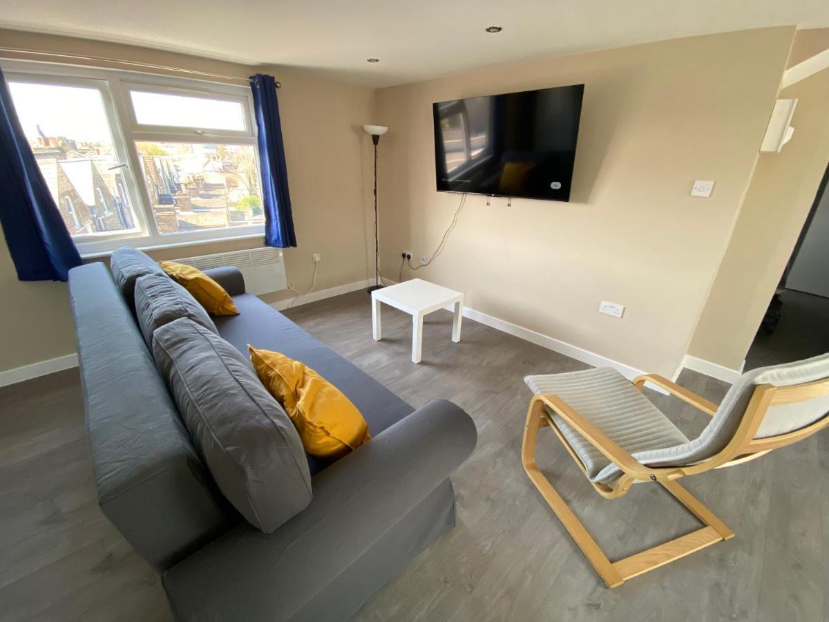 Stunning 1 Bedroom Flat In Wood Green ロンドン エクステリア 写真