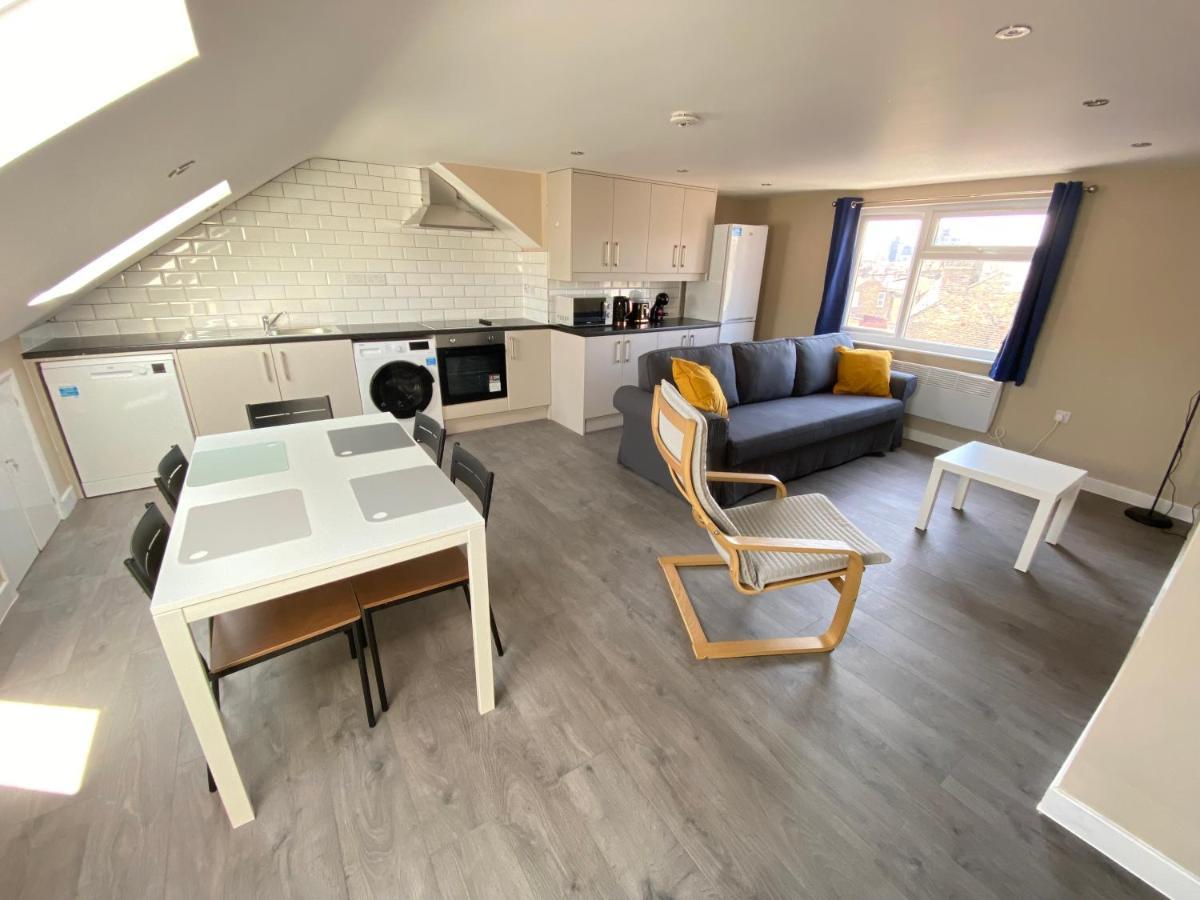 Stunning 1 Bedroom Flat In Wood Green ロンドン エクステリア 写真